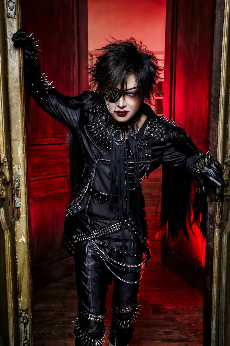 PROFILE | NICOLAS OFFICIAL SITE